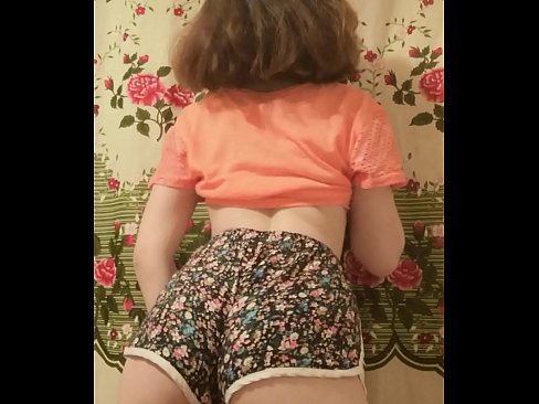 ❤️ Babe żagħżugħa sexy tqaxxir ix-xorts tagħha fuq il-kamera ❌ Sess ta' kwalità lilna ️❤