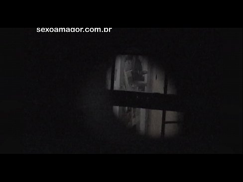 ❤️ Blondie tiġi filmata segretament minn voyeur tal-viċinat moħbi wara briks vojta ❌ Sess ta' kwalità lilna ️❤